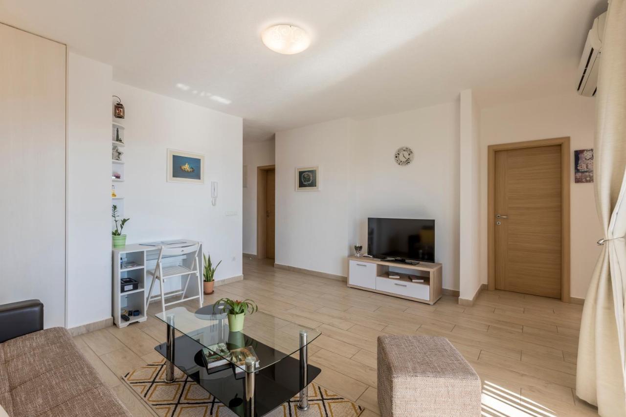 Apart Sa Terasom 250M Od Plaze,Parking,Wi Fi,Rostilj Trogir Luaran gambar