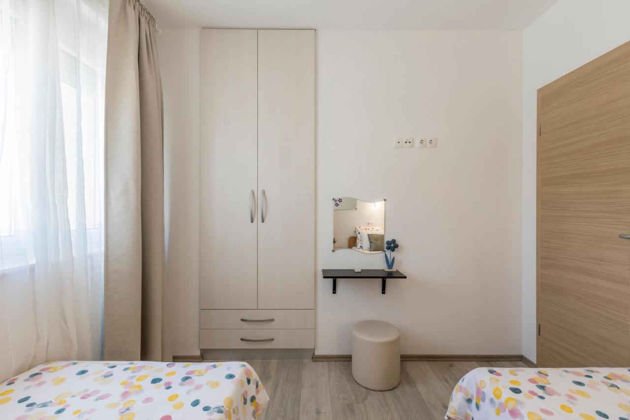 Apart Sa Terasom 250M Od Plaze,Parking,Wi Fi,Rostilj Trogir Luaran gambar