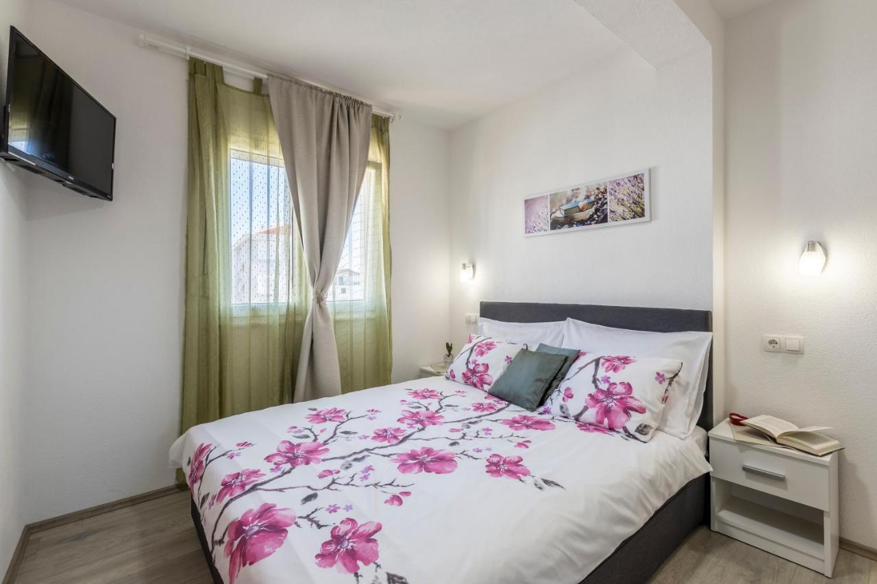 Apart Sa Terasom 250M Od Plaze,Parking,Wi Fi,Rostilj Trogir Luaran gambar