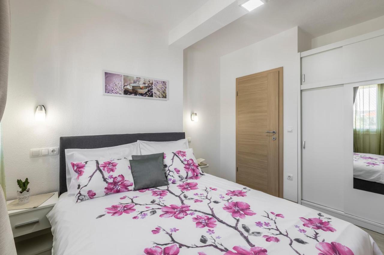 Apart Sa Terasom 250M Od Plaze,Parking,Wi Fi,Rostilj Trogir Luaran gambar