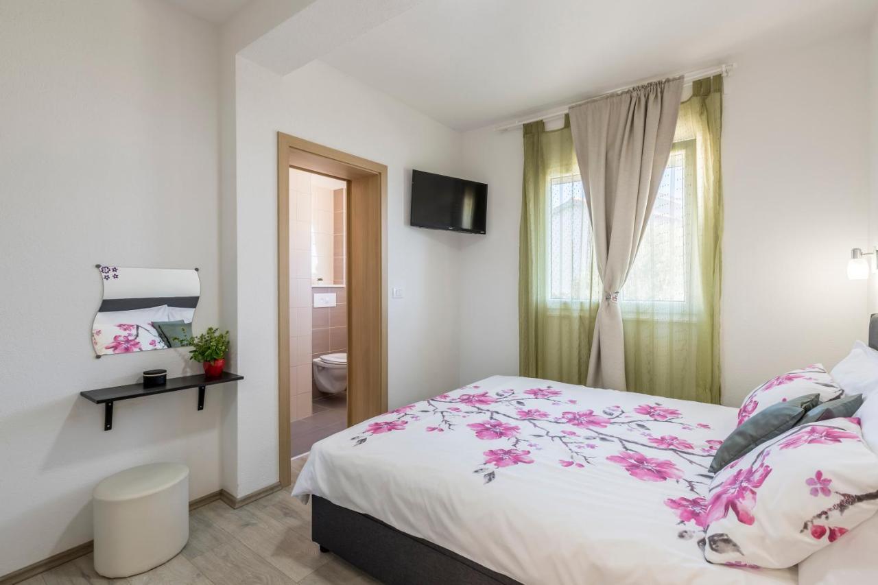 Apart Sa Terasom 250M Od Plaze,Parking,Wi Fi,Rostilj Trogir Luaran gambar