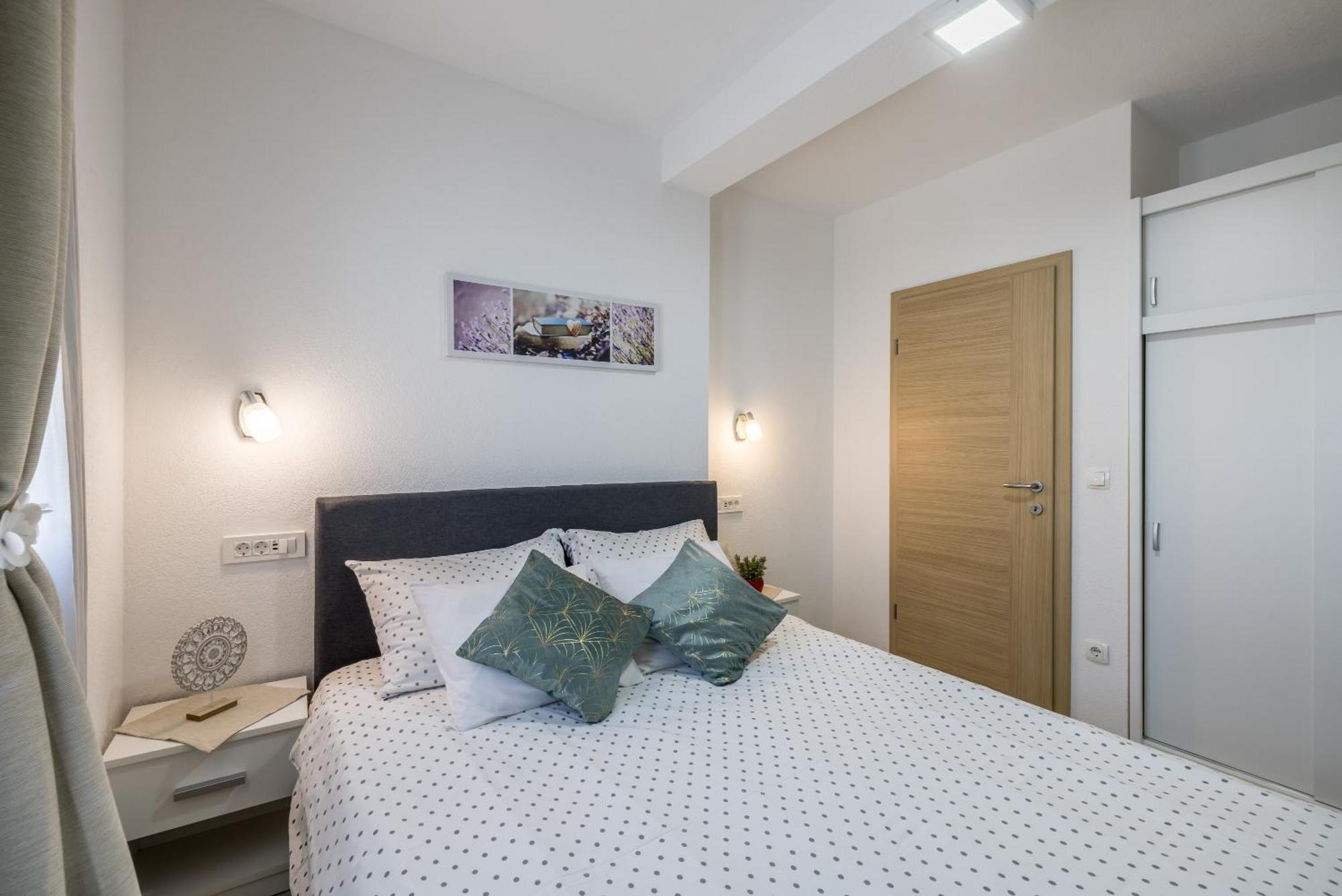 Apart Sa Terasom 250M Od Plaze,Parking,Wi Fi,Rostilj Trogir Luaran gambar