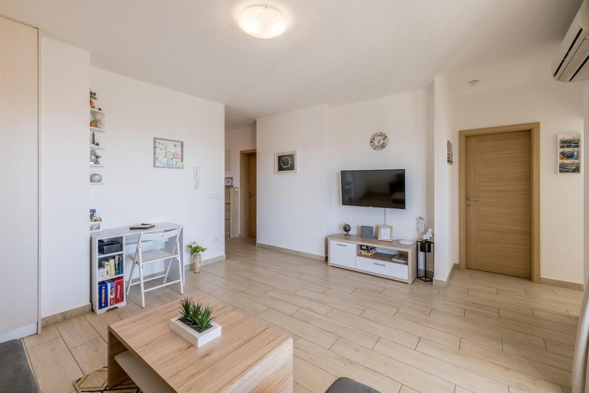 Apart Sa Terasom 250M Od Plaze,Parking,Wi Fi,Rostilj Trogir Luaran gambar