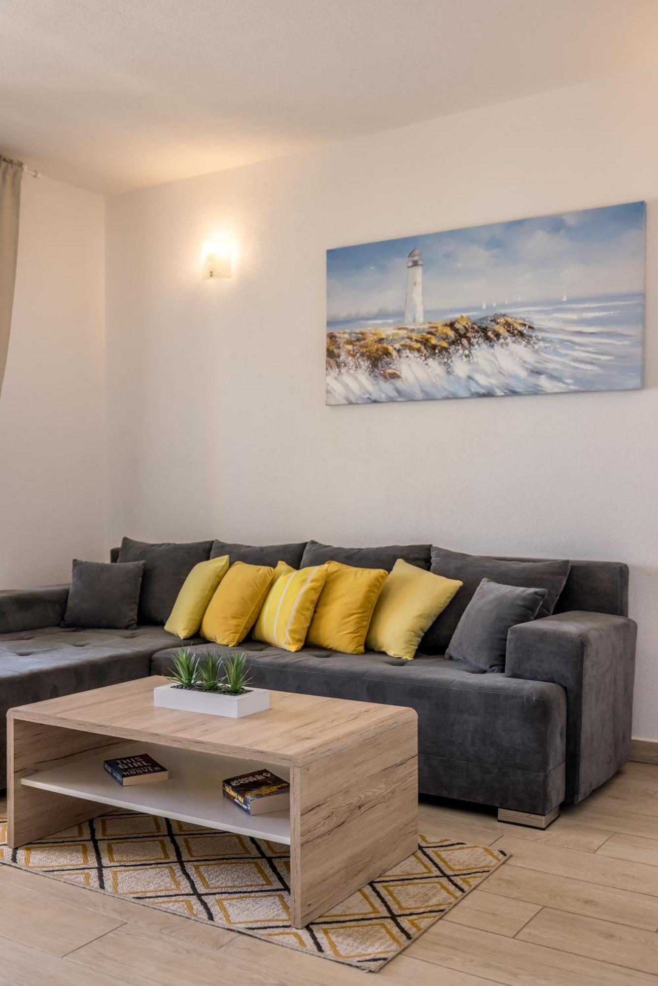 Apart Sa Terasom 250M Od Plaze,Parking,Wi Fi,Rostilj Trogir Luaran gambar