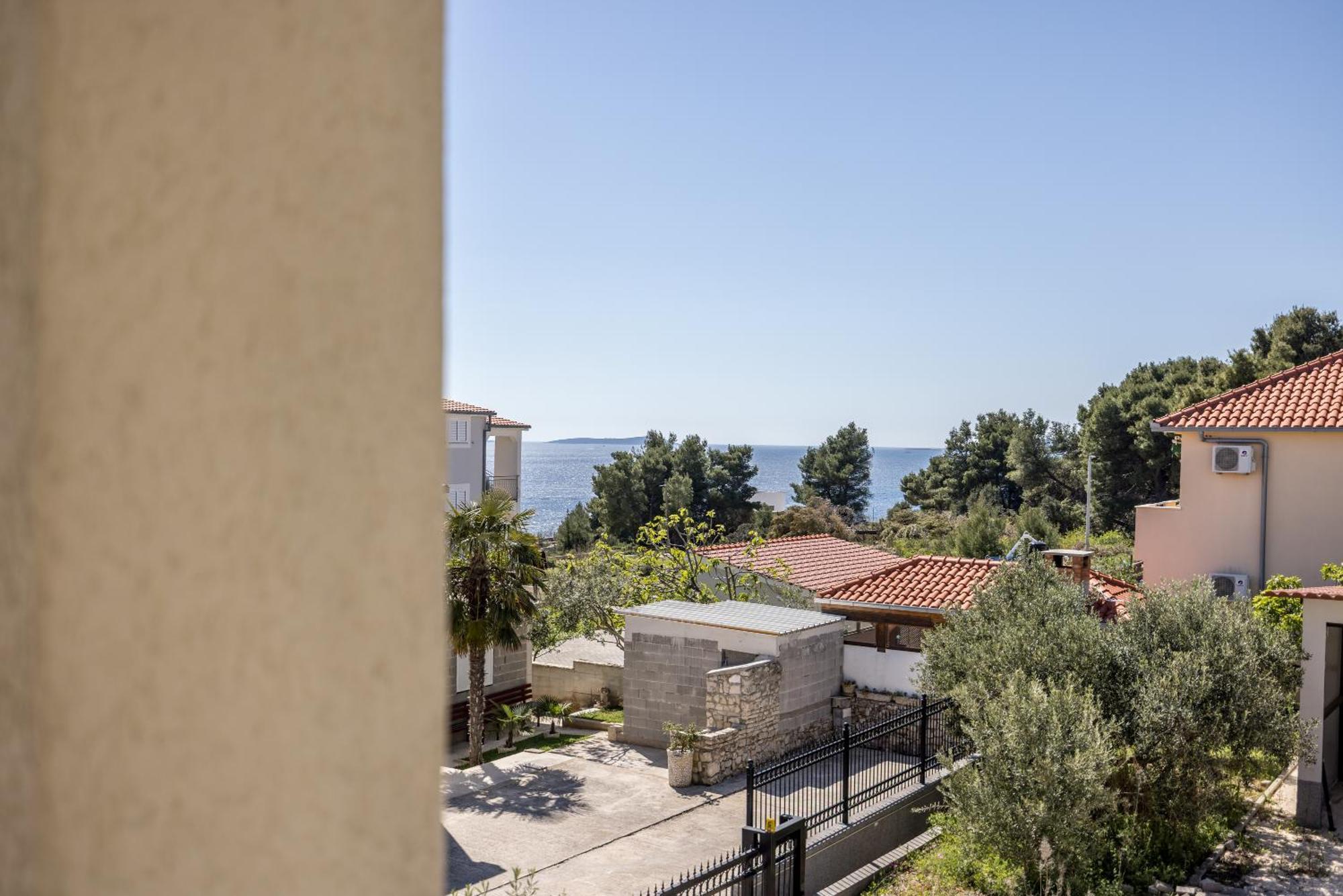 Apart Sa Terasom 250M Od Plaze,Parking,Wi Fi,Rostilj Trogir Luaran gambar